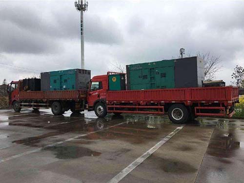 岢岚涂抹密封胶后，需要等待多长时间才能安装水冷式机油散热器密封件？